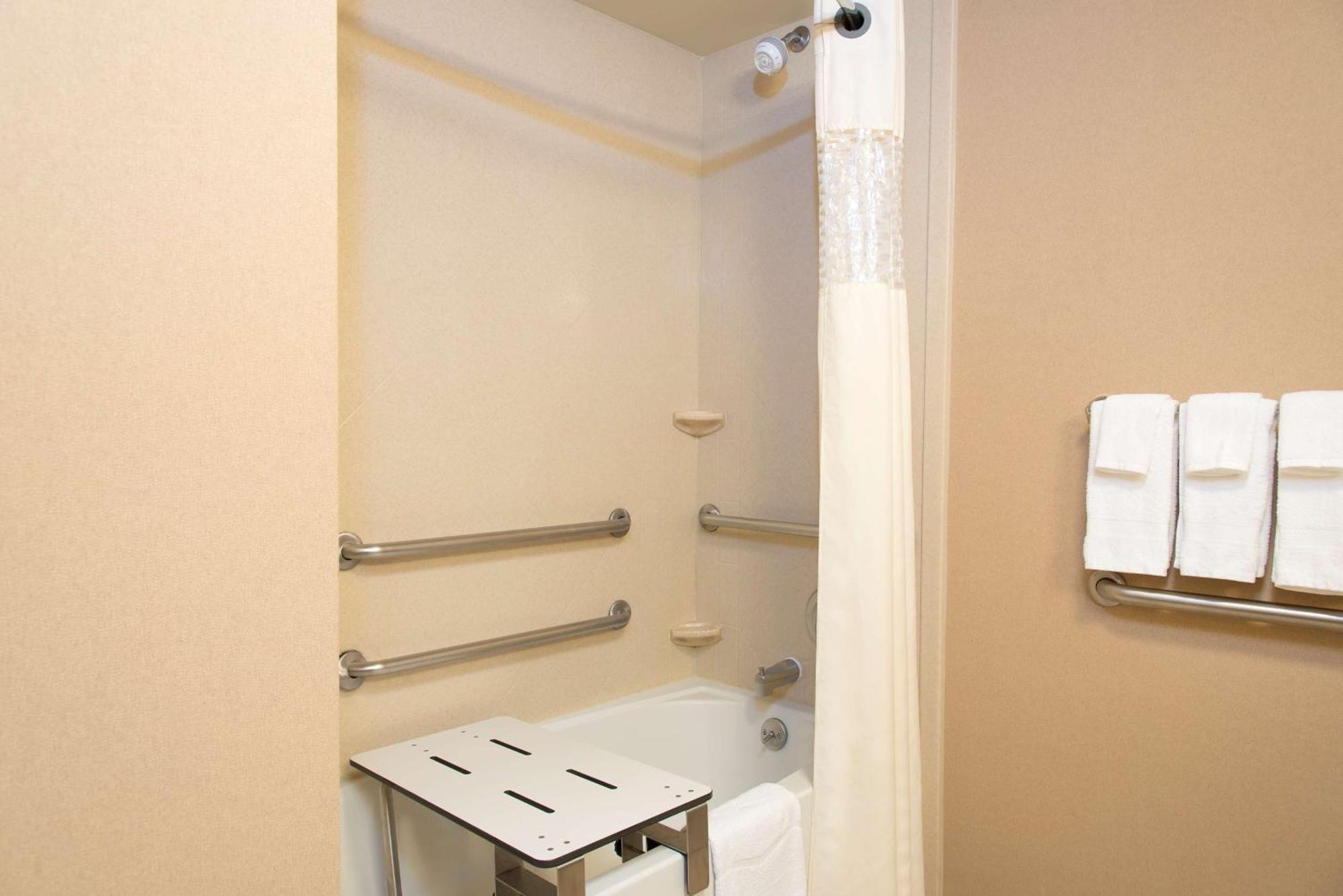 Hampton Inn & Suites Bloomington-Normal Ngoại thất bức ảnh
