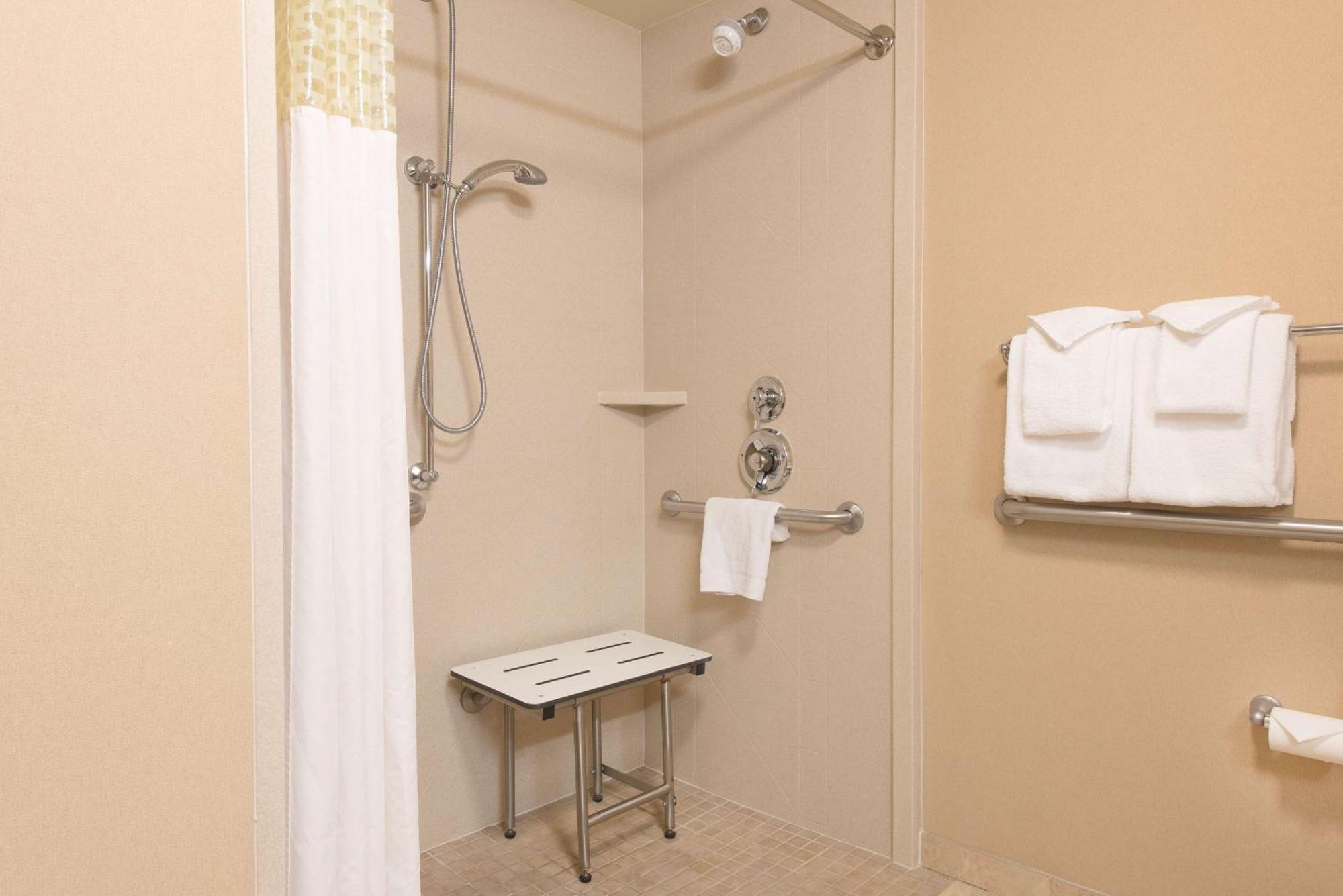 Hampton Inn & Suites Bloomington-Normal Ngoại thất bức ảnh