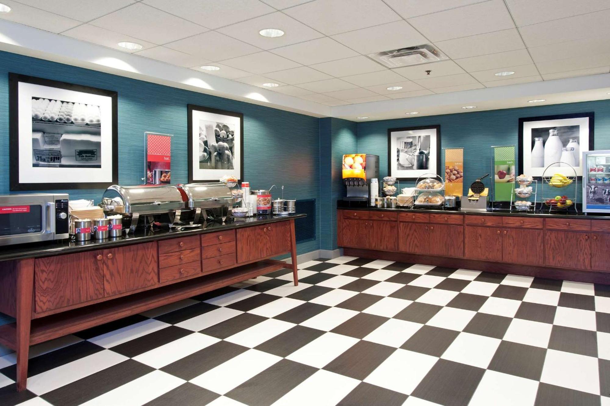 Hampton Inn & Suites Bloomington-Normal Ngoại thất bức ảnh