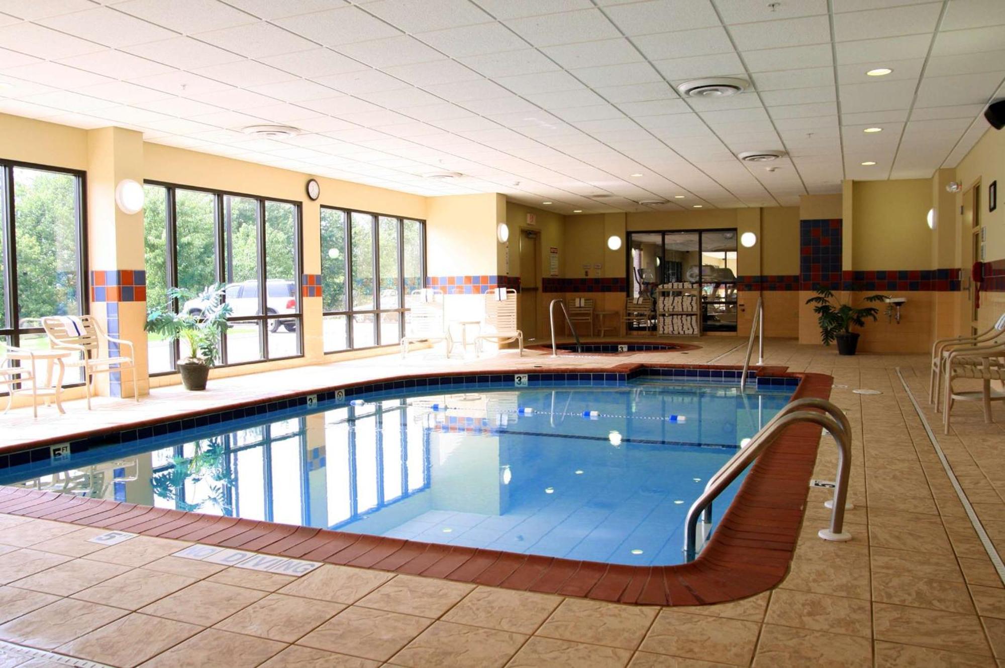 Hampton Inn & Suites Bloomington-Normal Ngoại thất bức ảnh