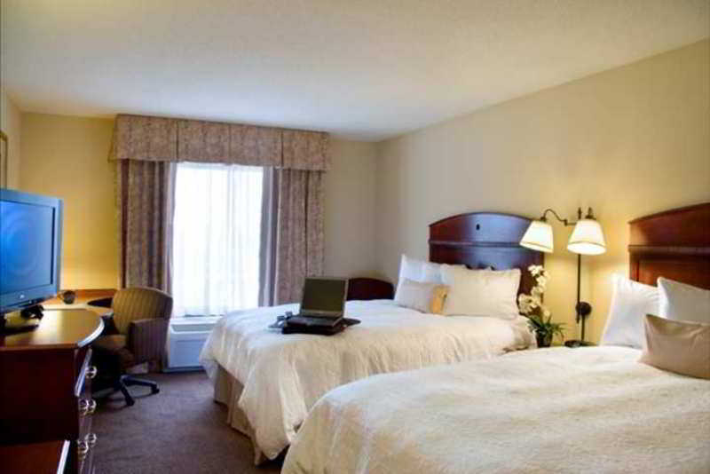 Hampton Inn & Suites Bloomington-Normal Phòng bức ảnh